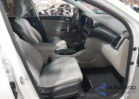 2019 Hyundai Tucson Value z USA, uszkodzony, nr VIN KM8J3CA47KU970546